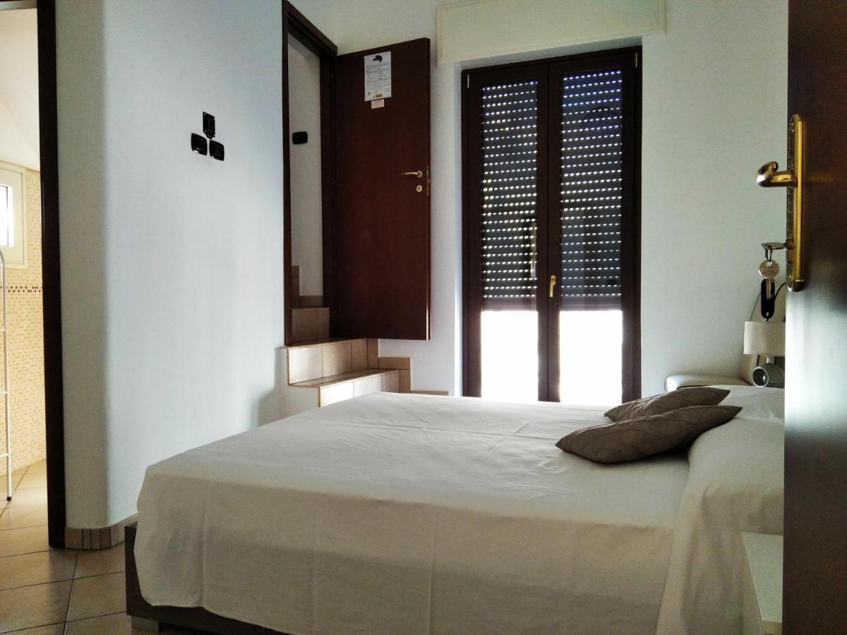 B&B La Lucertola Casa Vacanze Каровиньо Экстерьер фото